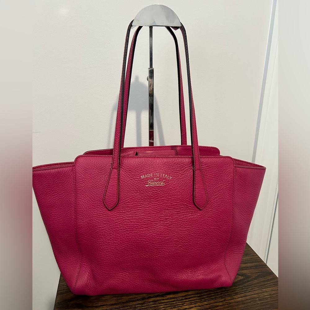 Gucci Medium Swing Tote GUC